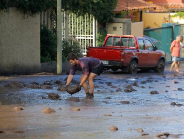 Gobierno entrega ayuda a más de 800 viviendas afectadas por lluvias en la Región Metropolitana