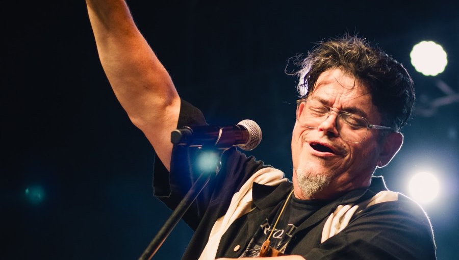 Joe Vasconcellos reina en las radios chilenas y deja atrás a toda la competencia: “Infinitamente agradecido”