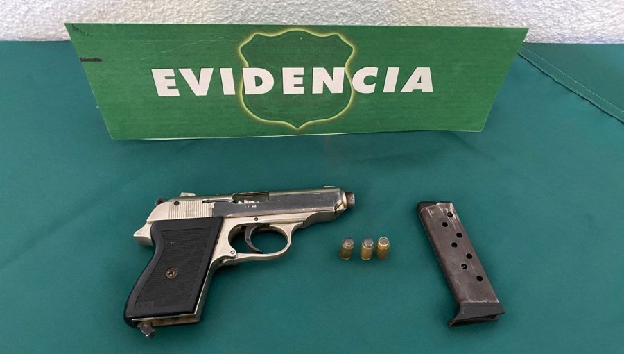 Motociclista fue detenido tras ser sorprendido portando un arma de fuego en la localidad de Laguna Verde en Valparaíso