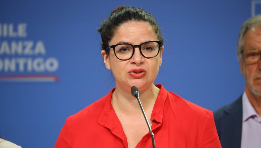 Orellana admite dudas sobre futuro del Ministerio de la Mujer tras visitas de Kast a "referentes de ultraderecha y homofobia" en Europa