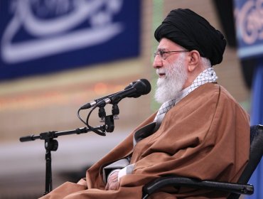 Ayatola Jamenei concede perdones en Irán, pero excluye a detenidos de recientes protestas