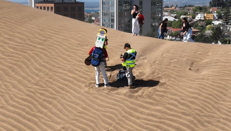 Requisan tablas de sandboard en el Campo Dunar de Concón tras patrullajes aéreos y terrestres