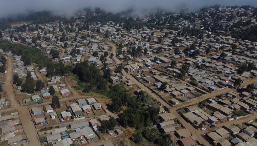 Caso megatoma en San Antonio: comunidades acusan estafa y se querellan contra el ministro Montes