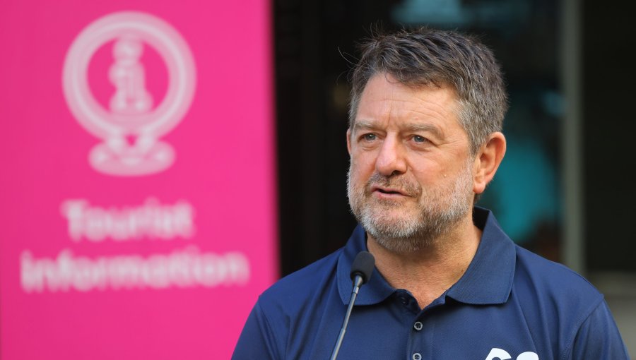 Fiscalía pide suspensión de audiencia en que se vería solicitud de desafuero de Orrego como gobernador de la región Metropolitana