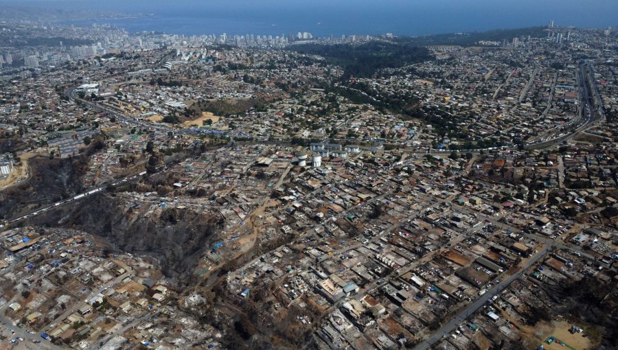Fiscalía abre investigación por irregularidades en gestión de recursos tras megaincendio en Valparaíso