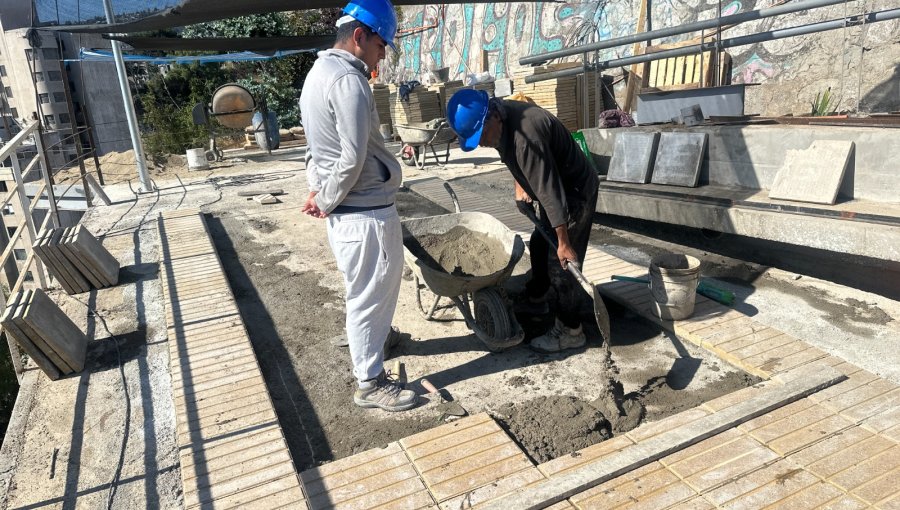 80% de avance registra la ejecución de obras de la plaza Los Inmigrantes en el cerro Concepción de Valparaíso