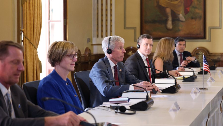 Venezuela anuncia "asociación productiva de largo plazo" con EE.UU. tras visita de enviado de Trump