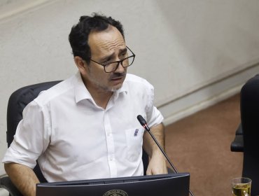 "Nos hace un daño tremendo": Senador Núñez cuestiona a Jadue por "descalificaciones" a ministros militantes del PC