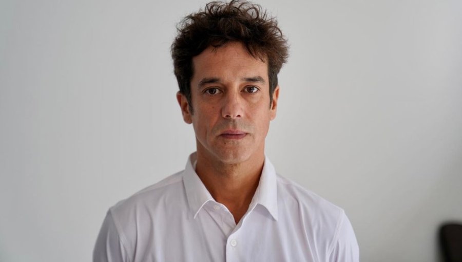 Matías Oviedo declaró ante Carabineros en pijama por conflicto entre Américo y Yamila Reyna