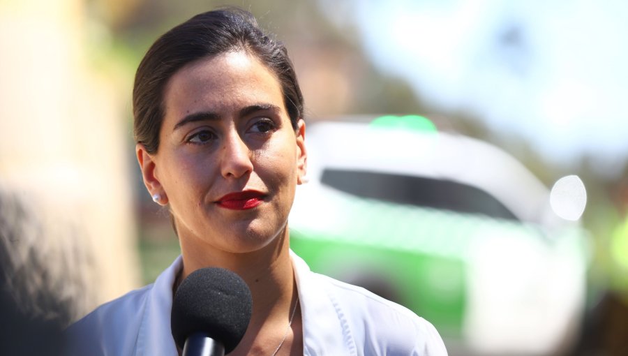 Ripamonti defiende gestión en megaincendio tras informe de Contraloría y dice que "la burocracia no puede anteponerse a la vida"