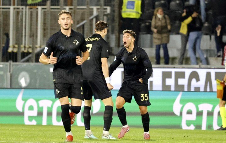 Felipe Loyola anotó su primer gol con la camiseta del Pisa en el amargo empate ante el AC Milan