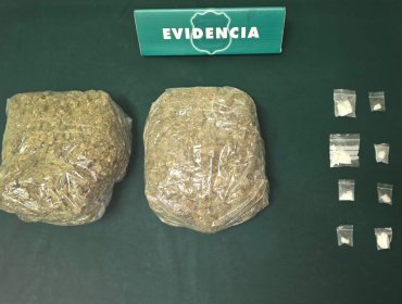 Persecución policial en Valparaíso termina con detención de conductor y su acompañante por tráfico de drogas