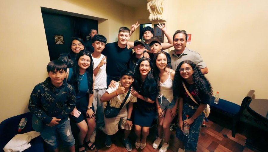 Kidd Voodoo compartió con jóvenes víctimas del megaincendio previo a show gratuito en Viña del Mar