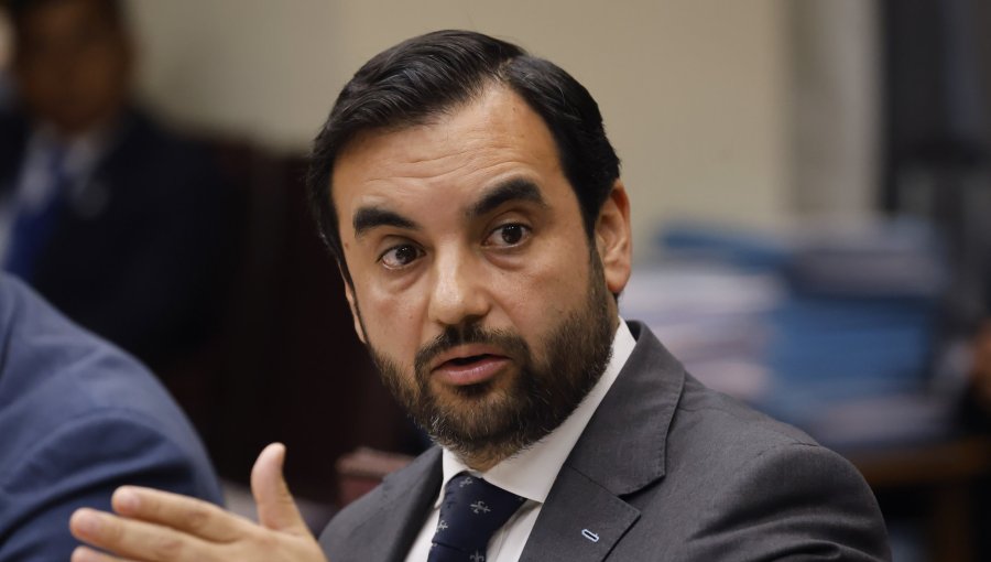 Ministro de Justicia descarta "corrupción, dolo y sabotaje" tras liberaciones erróneas de reos en Santiago y Viña del Mar