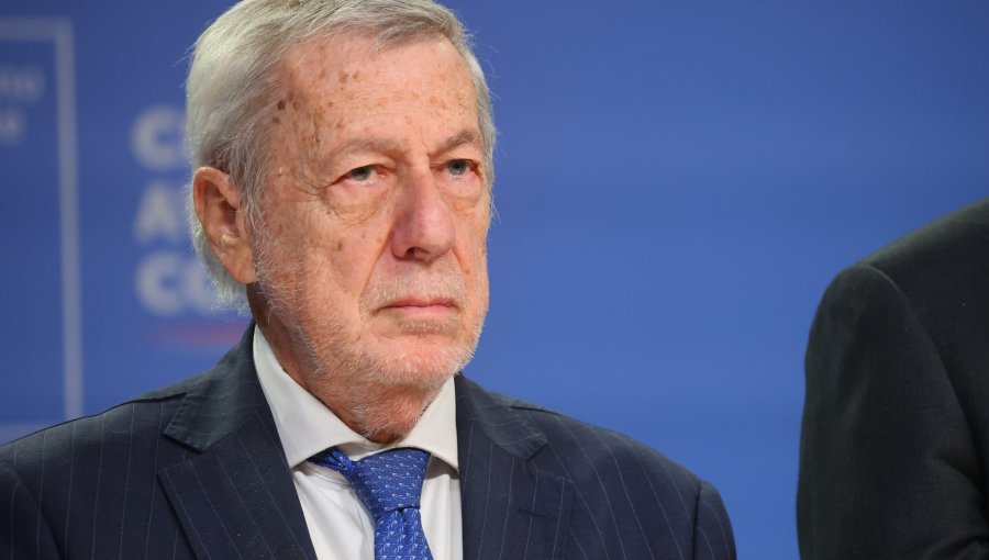 Canciller Van Klaveren lamenta fallecimiento del exembajador Marcel Young