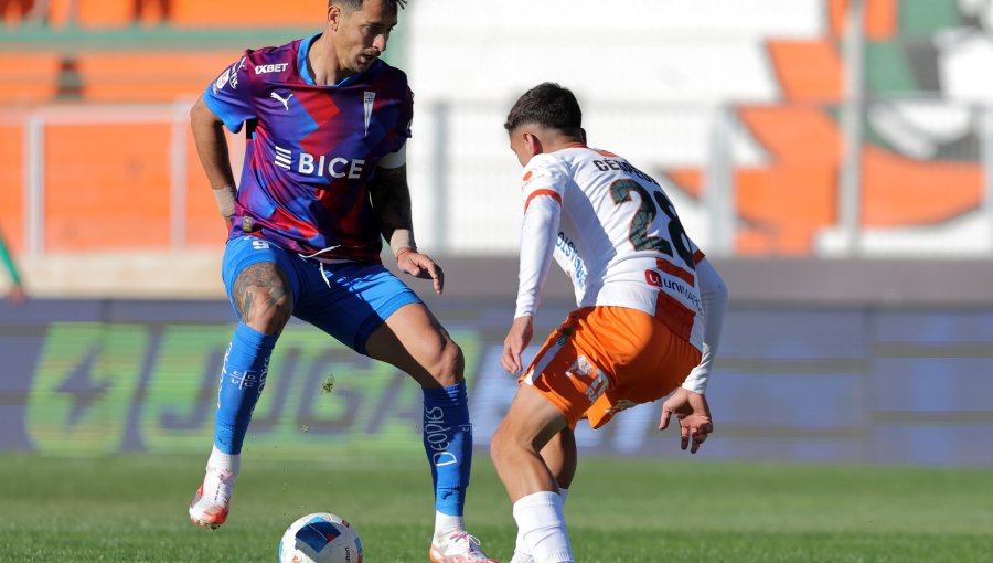 Universidad Católica visita a Cobresal con la misión de prolongar su buen momento