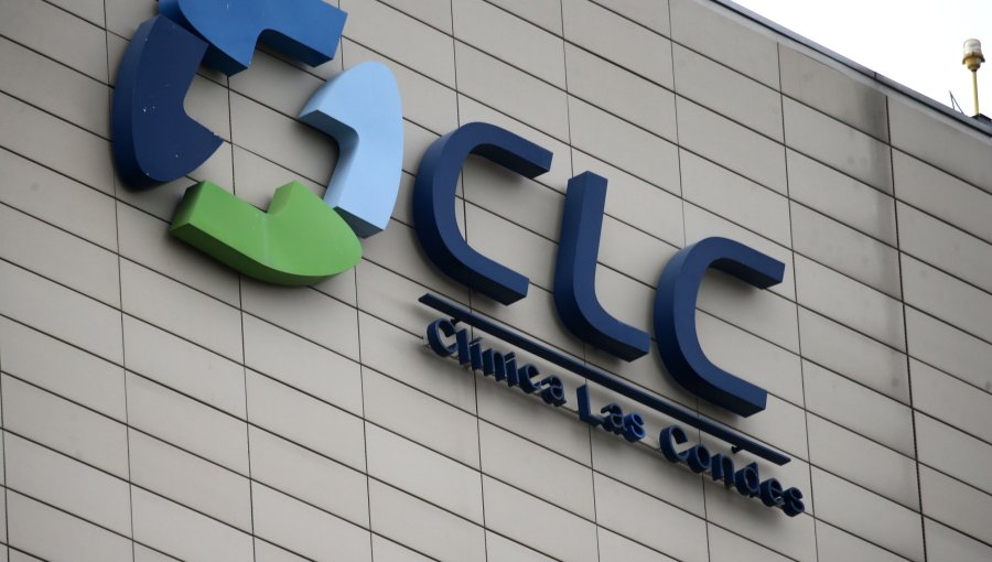 Médico demanda a Clínica Las Condes por deuda superior a $226 millones