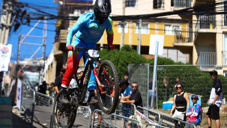 Sebastián Holguín se consagra como “Rey del Puerto” en Valparaíso Cerro Abajo 2026