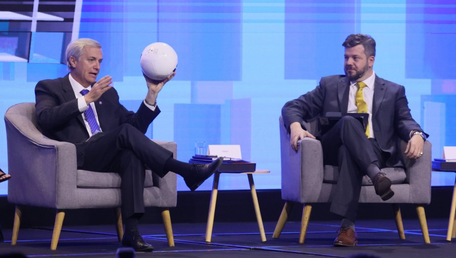 Kaiser advierte a Kast: “Vamos a chicotear los caracoles si hay desviaciones del programa”