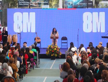 Gobierno licita acto por el Día de la Mujer en Palacio de La Moneda por $12 millones