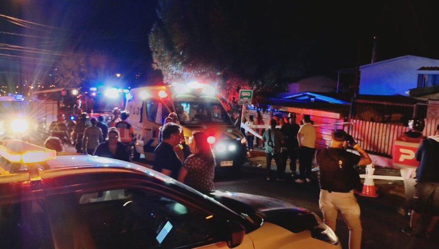 Un fallecido y un lesionado grave deja atropello con posterior choque en Valparaíso: ocupantes del vehículo se dieron a la fuga