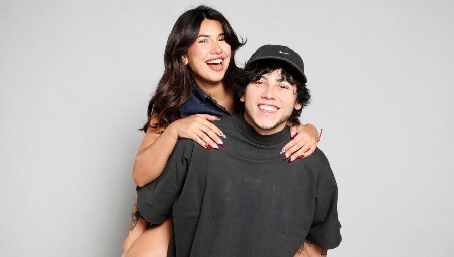 Eskarcita estalla en redes y enfrenta a los haters por su romance con Julitroz