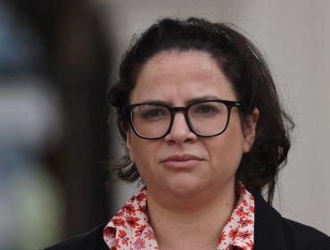 Ministra Orellana acusa que el alcalde de Penco "no ha firmado las órdenes de demolición" tras incendio en el Biobío