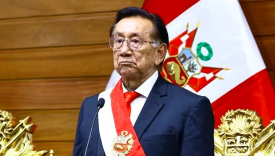 José María Balcázar asume la Presidencia de Perú tras ser elegido por el Congreso de la República