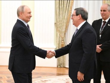 Putin se reunió con canciller cubano y reiteró su "rotundo rechazo" a bloqueo de EE.UU.