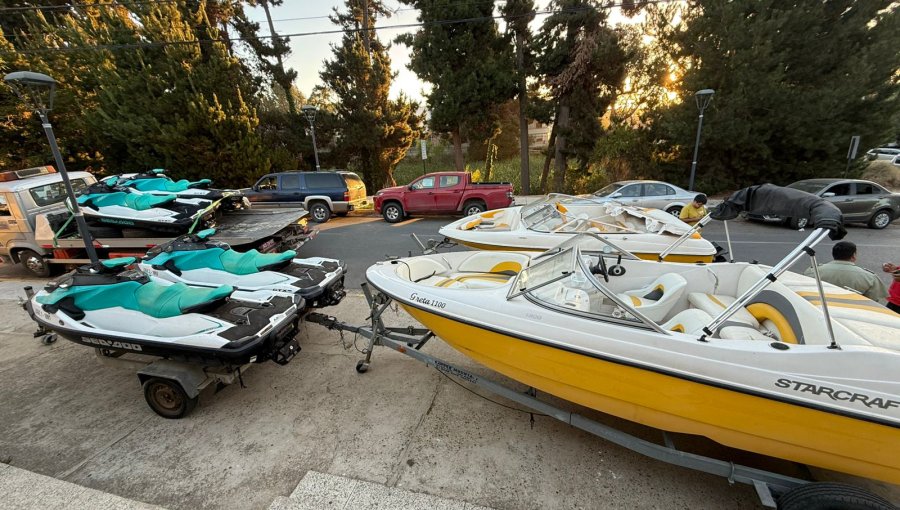 Recuperan en Algarrobo dos lanchas y cuatro motos acuáticas con encargo por robo: una persona fue detenida