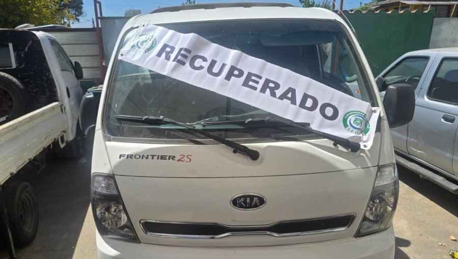 Detienen a hombre que se movilizaba en un vehículo robado y con placa patente falsificada en Concón