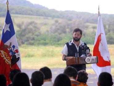 Presidente Boric presentó avances de proyectos de infraestructura en aeropuerto de Rapa Nui: terminal será tres veces más grande