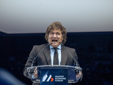 Argentina aprueba controvertida reforma laboral de Milei en medio de huelga general