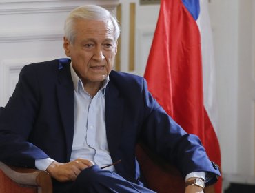 Heraldo Muñoz calificó como una "mala noticia" la decisión de EE.UU. de revocar visas a tres funcionarios del Gobierno