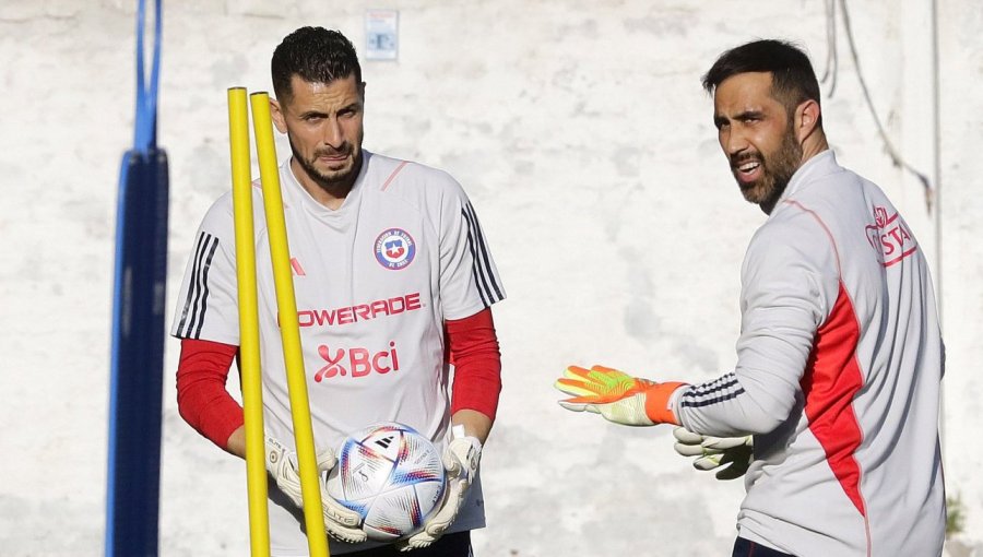 Gabriel Arias no lo dudó y escogió a Claudio Bravo como mejor arquero de Sudamérica