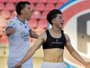 Ñublense se impuso sobre la hora a U. La Calera y escaló a lo más alto de la Liga de Primera