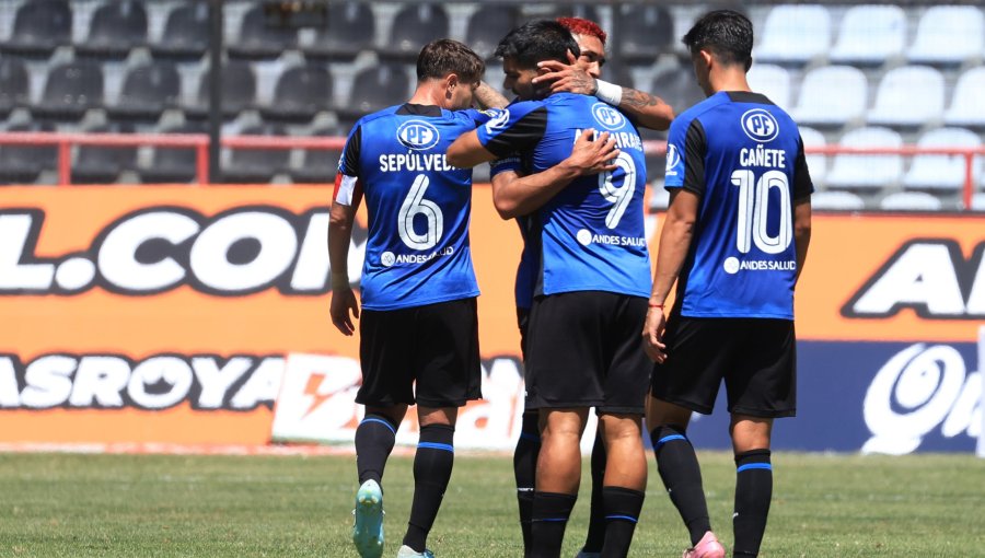 Huachipato da vuelta el partido ante Palestino y asciende en la tabla de la Primera División