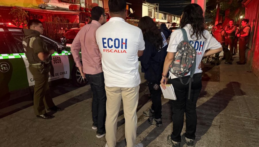 Hombre de 22 años muere baleado mientras conducía su vehículo en Pudahuel