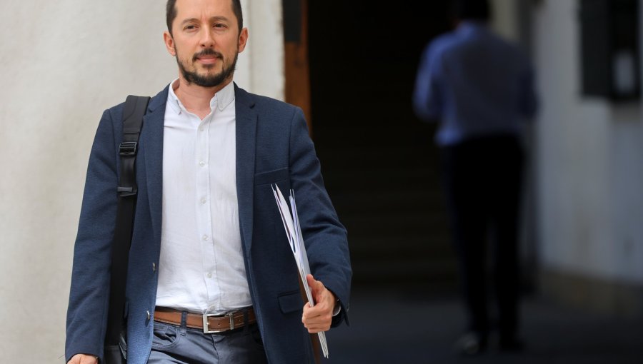 Ministro de Bienes Nacionales defiende gestión y cuestiona idea de “gobierno de emergencia”