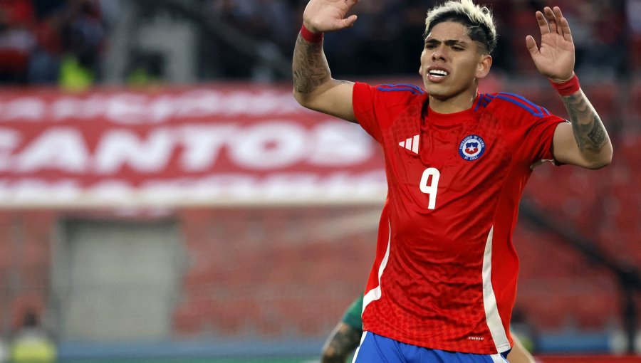 Carlos Palacios será operado y estará dos meses fuera de las canchas