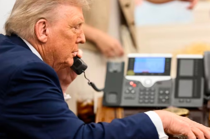 Trump refuerza su interés en Groenlandia con envío de barco hospital