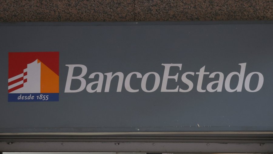Intentan robar sucursal de BancoEstado en Santiago: daños superan los $30 millones