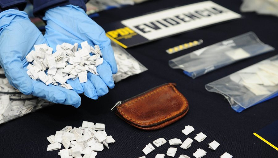 Menor de edad fue detenido tras ser sorprendido vendiendo droga en alrededores de la Quinta Vergara: portaba cocaína