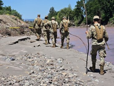 Tres personas están desaparecidas tras caer vehículo al río Tinguiririca en O'Higgins