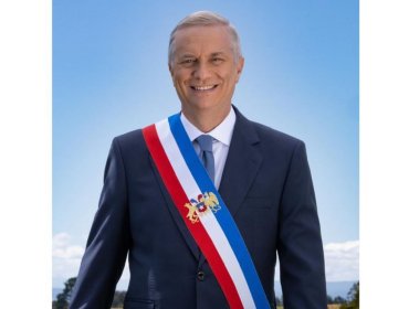Presentan retrato oficial del Presidente electo José Antonio Kast