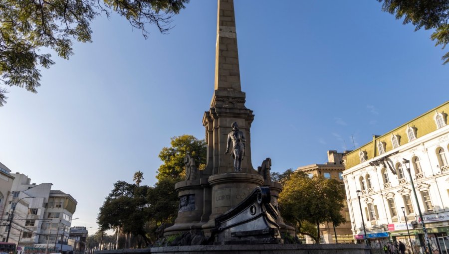 Restauración del monumento Lord Cochrane en Valparaíso entra en su etapa final con un 70% de avance