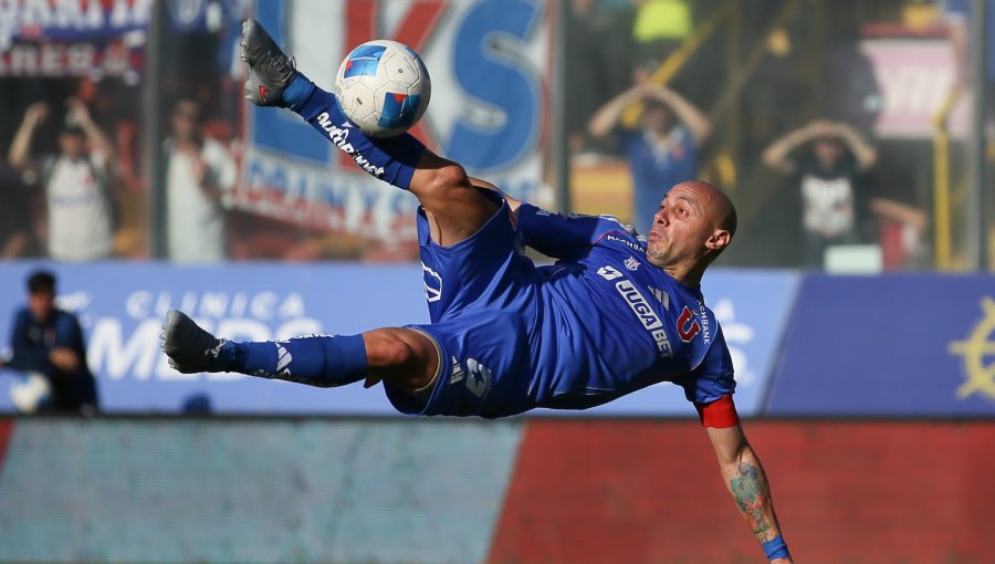 Díaz enciende el Superclásico: “Será una guerra” y pone a la U por sobre su titularidad