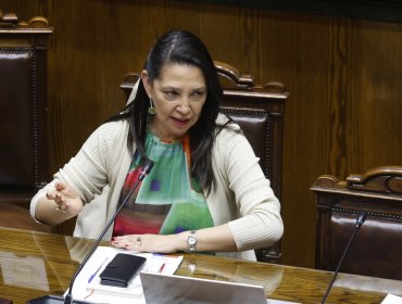 Ministra Lobos admite error comunicacional en polémica por cable Chile–China y defiende “autonomía estratégica” ante presión de EE.UU.