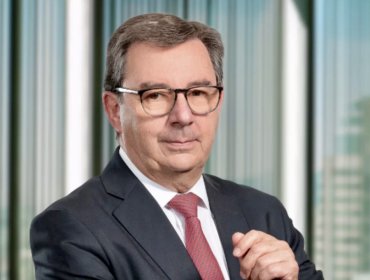 Proyecto de cable submarino suma nueva arista: filial china se constituyó en estudio fundado por futuro Ministro de Defensa de Kast