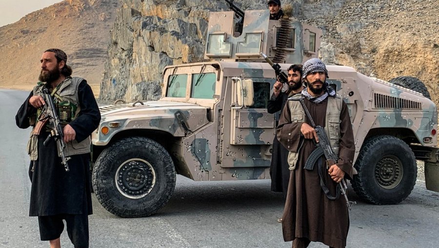 Pakistán bombardea la capital de Afganistán y asegura haber matado a 133 talibanes